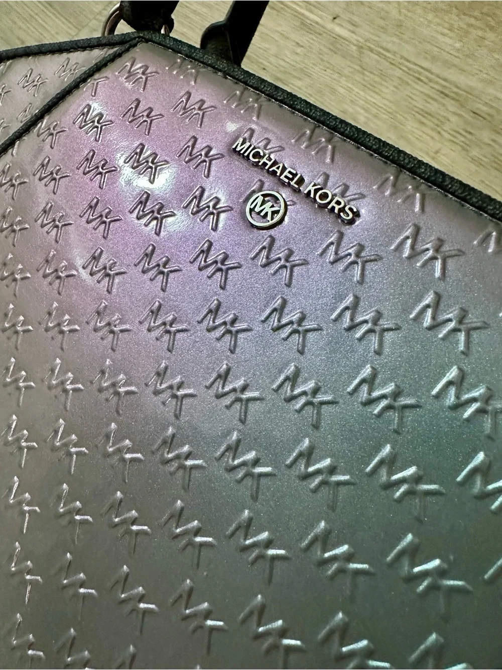 Michael Kors Iridescent Tote bag - Picture 2 of 12